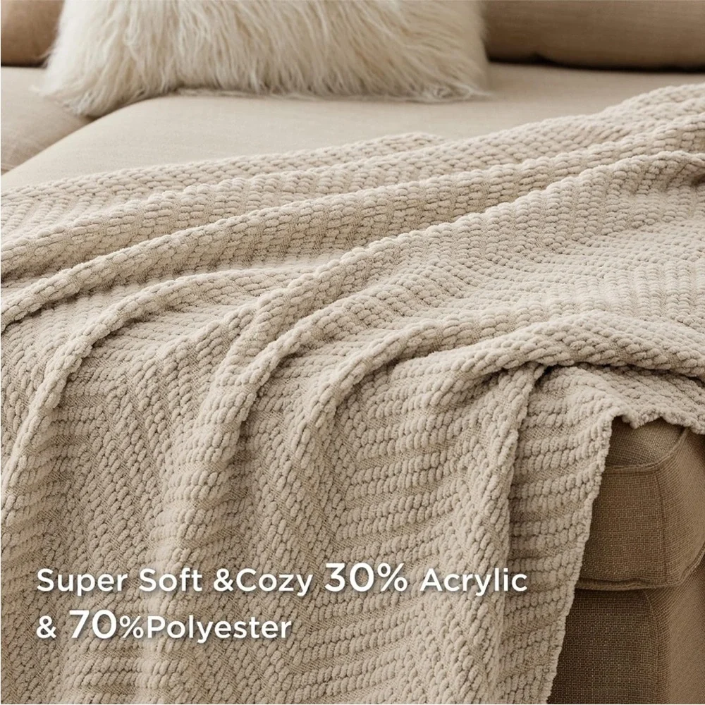 West Elm Oatmeal Light Tan Brown Fringe Chevron Throw Blanket Indoor Luxury Gift